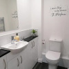Отель Luxury Modern 2 Bed Apartment, FREE UNDERCROFT PARKING 2,1m max, фото 8