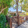 Отель Quaint Carmel - Bungalow Close to Beach, фото 4