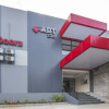 Отель RedDoorz Plus near Ronggowarsito Museum Semarang, фото 1