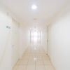 Отель RedLiving Apartemen Bassura City - Ens Room, фото 9