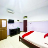Отель RedDoorz near Terminal Dangerakko Palopo, фото 3