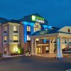 Отель Holiday Inn Express Hotel & Suites Quakertown, an IHG Hotel в Нью-Бритене