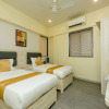 Отель OYO 10899 Hotel Meadow Inn, фото 11