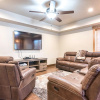 Отель Expansive 6br W/ Hot Tub, Pool Table & 4 Balconies 6 Bedroom Home, фото 3