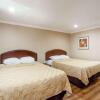 Отель Express Inn & Suites, фото 6