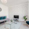 Отель Luxury Apartment 2bed & Parking - East London - by Damask Homes, фото 4