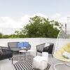 Отель Enjoy a Curated Designer Home With Rooftop Deck, фото 11