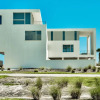 Отель The White House of Holiday Isle 6 Bedroom Holiday Home by Five Star Properties, фото 1