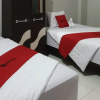 Отель RedDoorz @ Hotel Yaki Mamuju, фото 4