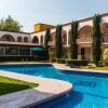 Отель & Suites Villa del Sol в Морелиа