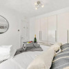 Отель Impeccable Apartment in Bletchley Milton Keynes, фото 4