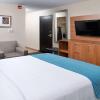 Отель Holiday Inn Hotel & Suites Edmonton Airport & Conference Ctr, an IHG Hotel, фото 6