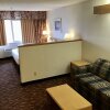 Отель GuestHouse Inn & Suites Wilsonville, фото 2