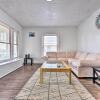 Отель Buffalo Vacation Rental w/ Screened Porch, фото 13