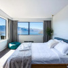 Отель Elite Holiday Homes Queenstown - 2 Houses - Lake View - Ski Drying Cabinet, фото 5