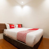 Отель Royal Senggigi Hotel by OYO Rooms, фото 3