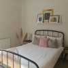 Отель Remarkable 4-bed House in Sheffield, фото 5