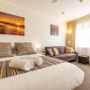 Отель Ocean Sunset Glenelg Central Studio Apt, фото 2
