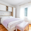 Отель Beautiful Home in Dugi Rat With Wifi and 6 Bedrooms, фото 5