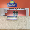 Отель Days Inn & Suites by Wyndham Mt Pleasant, фото 1