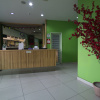 Отель OYO 496 Hotel De Eco Inn, фото 2