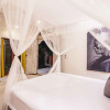 Отель Authentic 4BR Villa With a Touch of Wood, фото 3