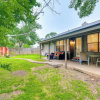 Отель Modern Cedar Park Home: 20 Mi to Downtown Austin!, фото 1
