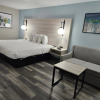 Отель Coratel Inn & Suites by Jasper Park City - Wichita North, фото 46