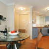 Отель Scarborough Beach Front Resort - Shell Seven, фото 23