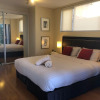 Отель Spacious One Bedder in Sydney’s Hotspot Location, фото 3