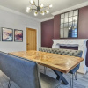 Отель Luxury Spacious Pad with Games Room, фото 11