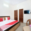 Отель OYO 12234 Home City View Sankat Mochan, фото 4