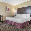 Отель Quality Inn & Suites Downtown, фото 35