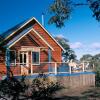 Отель Lorne Bush House Cottages & Eco Retreats в Лорне