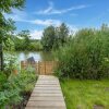 Отель Idyllic Holiday Home in Ooltgensplaat on the Water, фото 14