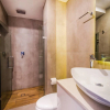 Отель Large 2 BR, Close to Beach, AC, Rooftop Pool!, фото 9