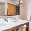 Отель Four Points by Sheraton Melville Long Island, фото 7