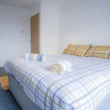 Отель Pharmacy Court - 2 Bedroom Apartment - Saundersfoot, фото 3
