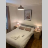 Отель Big 6 bed house w/ 5 double beds WIFI and Netflix, фото 10