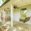 Отель Luxury Haus - Great Backyard, Firepit, Bocce Ball!, фото 13