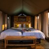 Отель Ndhula Luxury Tented Lodge в Уайт-Ривере