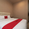 Отель RedDoorz @ Jalan Srikandi Pekanbaru, фото 13
