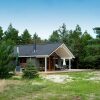 Отель 8 Person Holiday Home in Blavand, фото 3