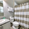 Отель Cinthia s 4-bed Compass Bay Vacation Townhome, фото 7