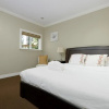 Отель Cozy 2-bedrooms unit in Surrey, фото 2