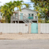 Отель Sea Glass Secrets by Avantstay 3 Mins to Beach, фото 1