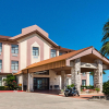 Отель Quality Inn & Suites, фото 1