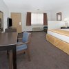 Отель Days Inn & Suites by Wyndham Santa Rosa, фото 5