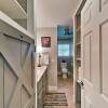 Отель Charming W/ Chic Decor -- Walk To Downtown 3 Bedroom Home, фото 3