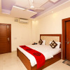 Отель OYO 350 near Medanta, фото 4